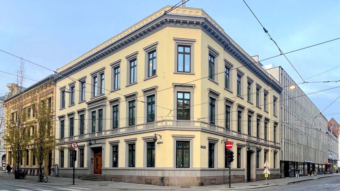 Eksisterende fasade på den historiske bygården i Prinsens gate 1 i Oslo